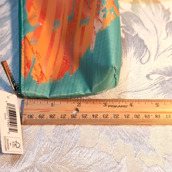 Clinique set of makeup bags - Picture 3 of 9